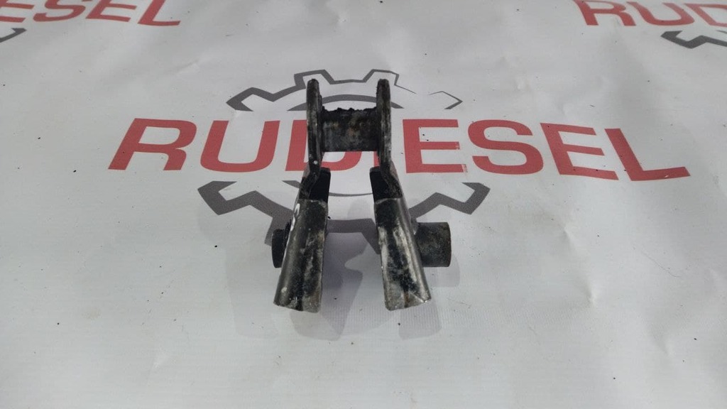 ответная часть замка кабины б/у - 2